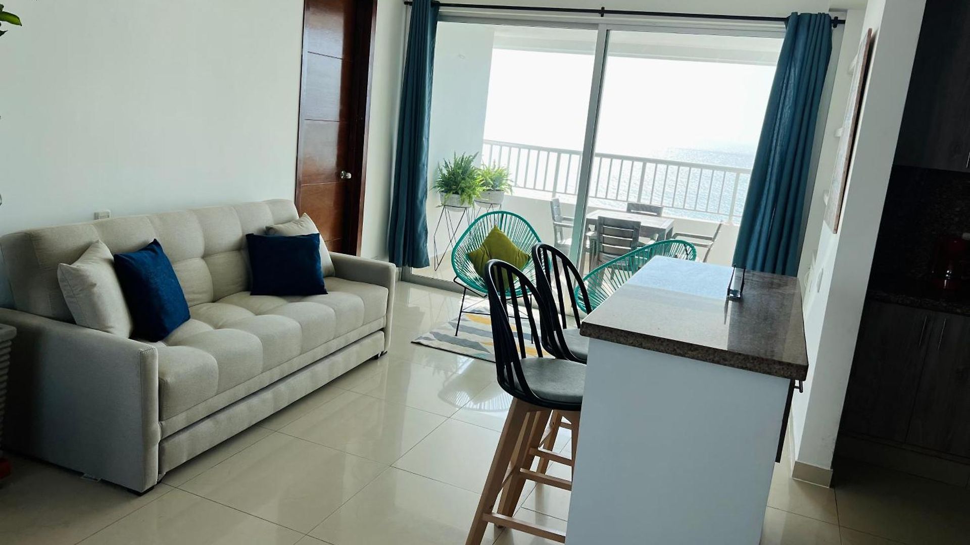 Espectacular Bocagrande, Frente Al Mar, Con Piscina *